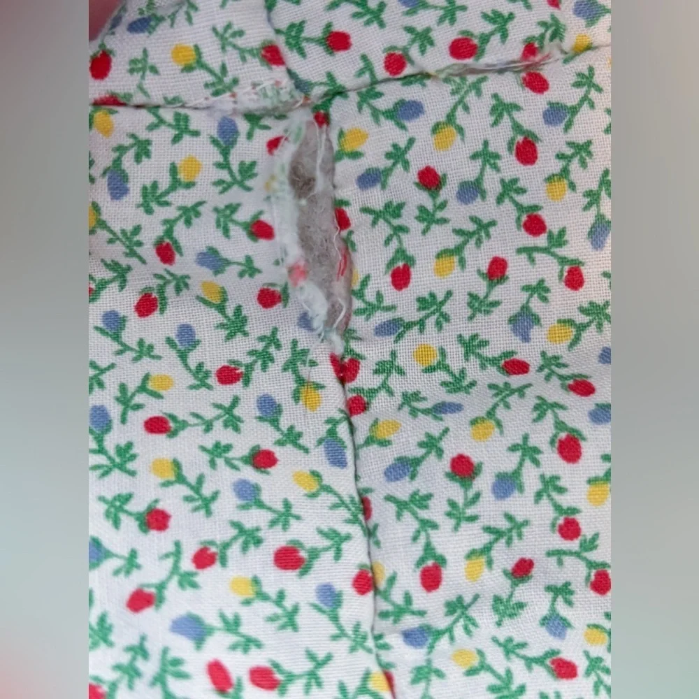 Vintage Patchwork Applique Baby Quilt Blanket Floral Rustic Cottage Core READ